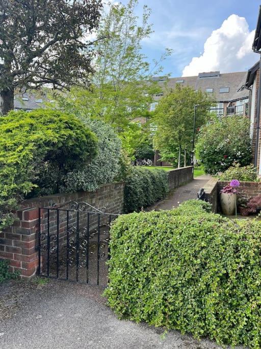 Elegant Flat In Oxford Center With Parking Apartment Exterior photo